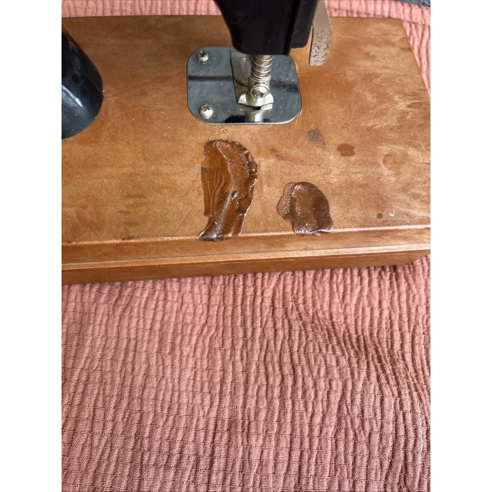 Toy Sewing Machine Holly Hobbie Vintage 1975 by Durham For Display Not Working - Picture 7 of 10